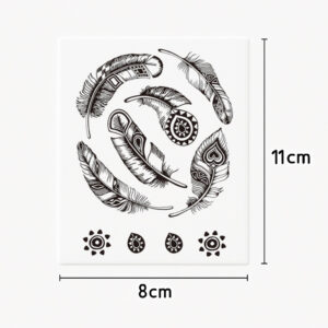 Hand/vinger tattoo spinning feathers